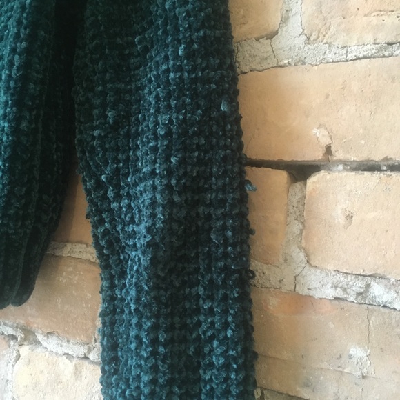Jewel Green Crop Sweater - Picture 5 of 7